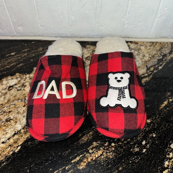 Dad Bear Women's Buffalo Check Christmas Slippers 9-10 Medium NWOT New - Picture 5 of 7
